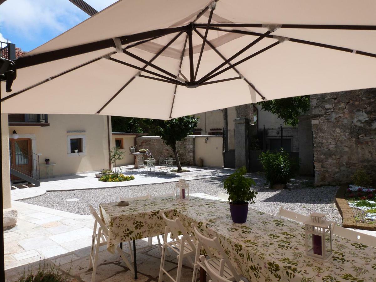 Bed & Breakfast Barbara Borgo Grotta Gigante Exteriör bild