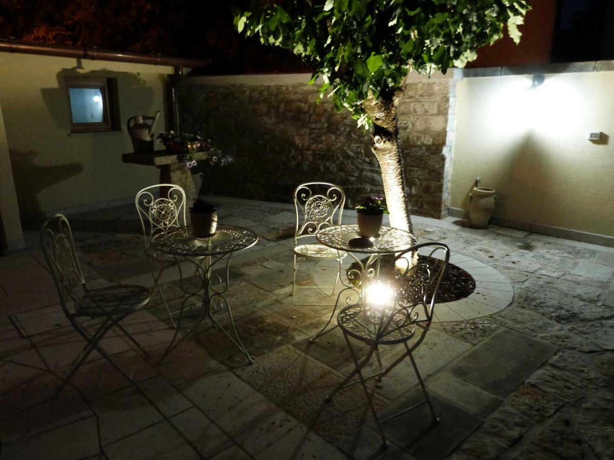 Bed & Breakfast Barbara Borgo Grotta Gigante Exteriör bild